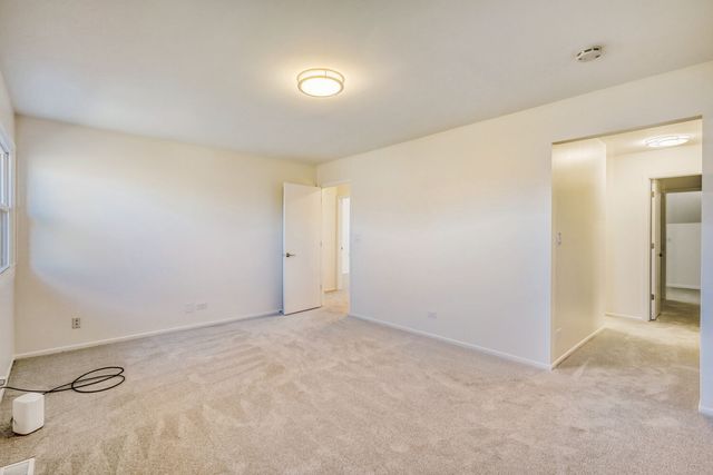 132 White Birch Lane, Westmont, IL 60559