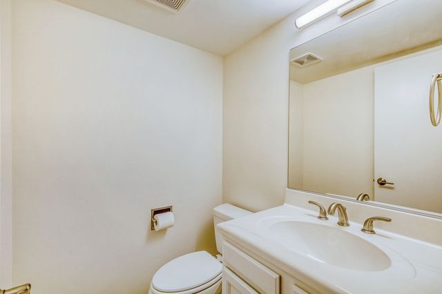 132 White Birch Lane, Westmont, IL 60559