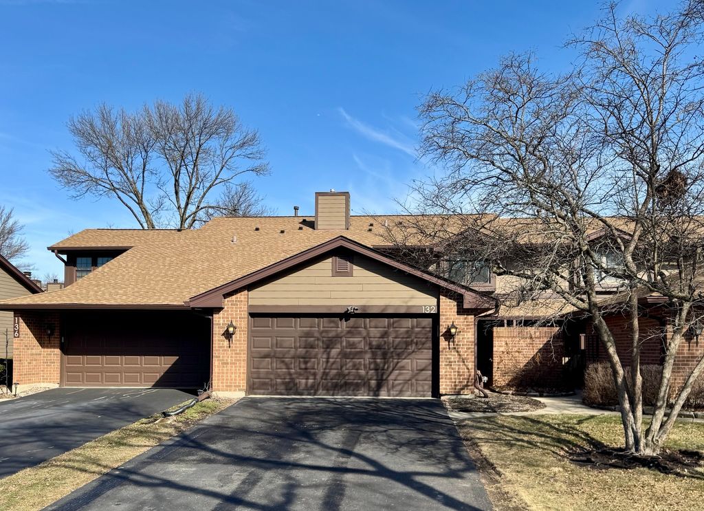 132 White Birch Lane, Westmont, IL 60559
