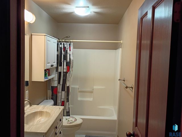5609 S Cain Ave Avenue, Sioux Falls, SD 57106