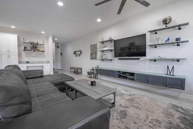 11985 Park Central, Royal Palm Beach, FL 33411