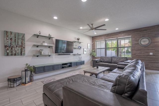 11985 Park Central, Royal Palm Beach, FL 33411