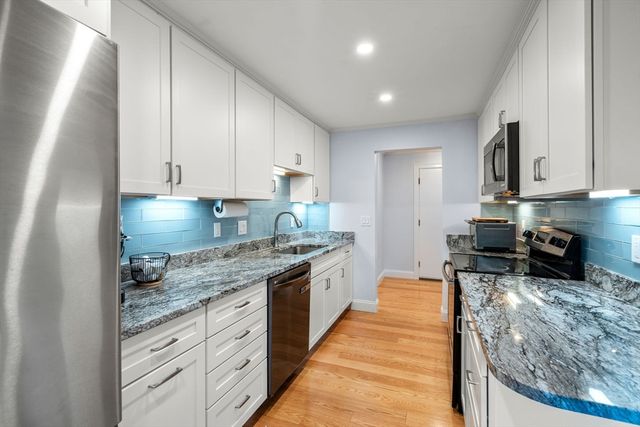 1210 Greendale Ave 311, Needham, MA 02492