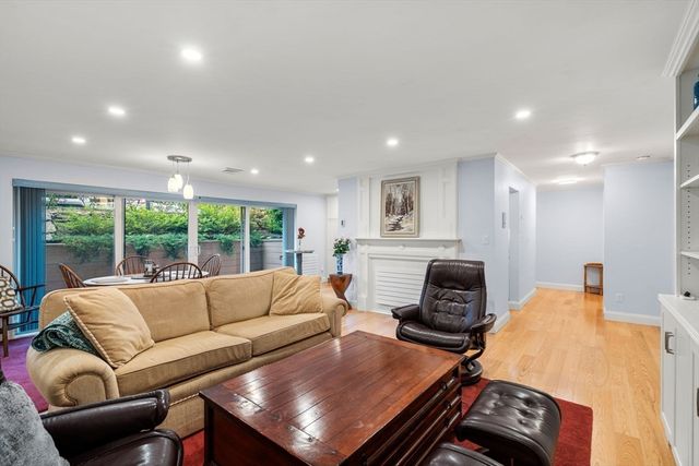 1210 Greendale Ave 311, Needham, MA 02492