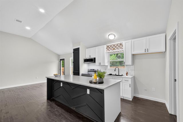 209 Leago Street, Houston, TX 77022