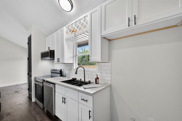 209 Leago Street, Houston, TX 77022