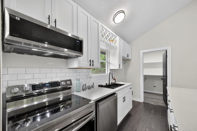 209 Leago Street, Houston, TX 77022