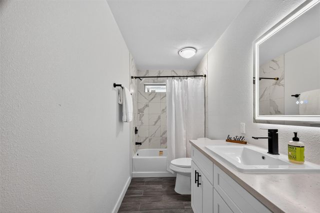 209 Leago Street, Houston, TX 77022