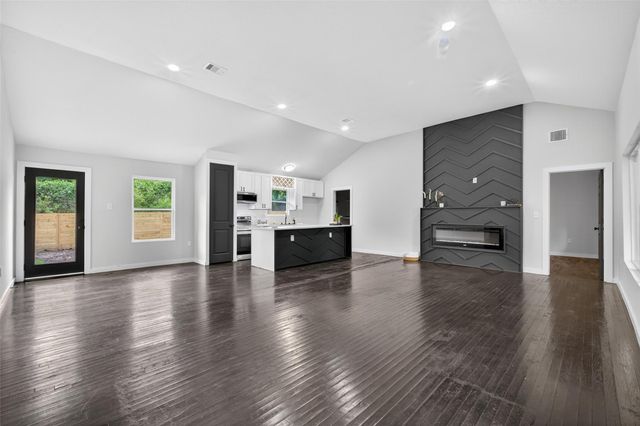 209 Leago Street, Houston, TX 77022