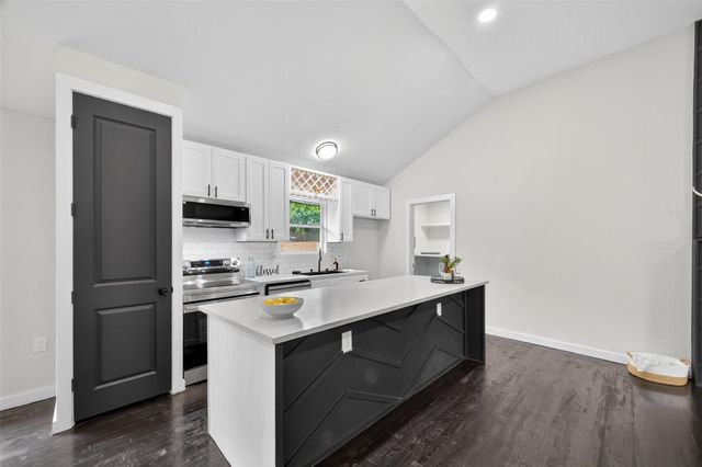 209 Leago Street, Houston, TX 77022