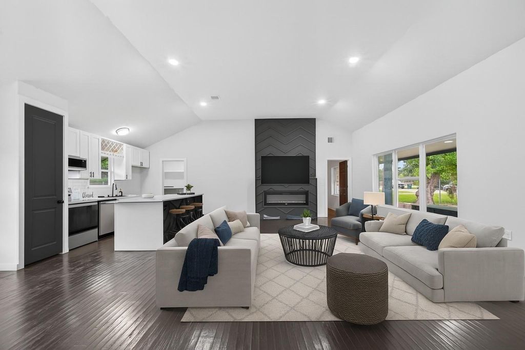 209 Leago Street, Houston, TX 77022