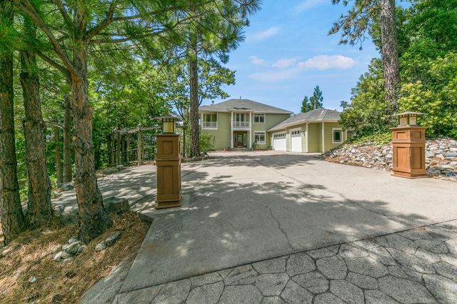 6060 Keeble Ln, Camino, CA 95709