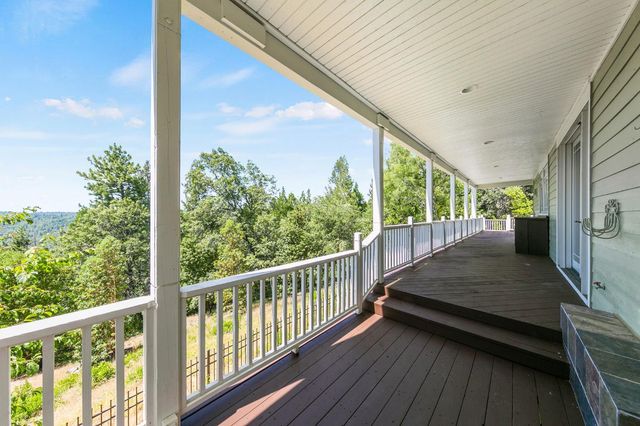 6060 Keeble Ln, Camino, CA 95709