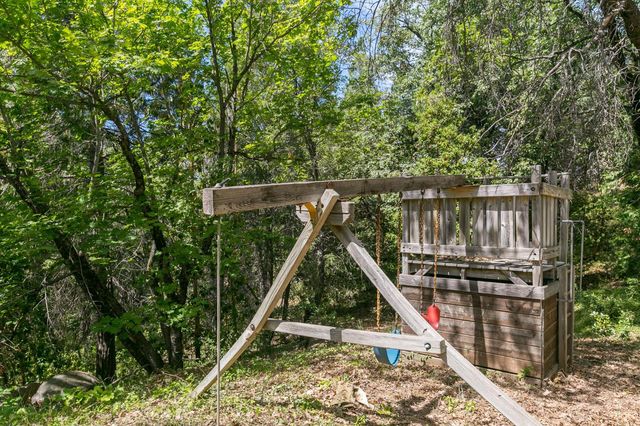 6060 Keeble Ln, Camino, CA 95709