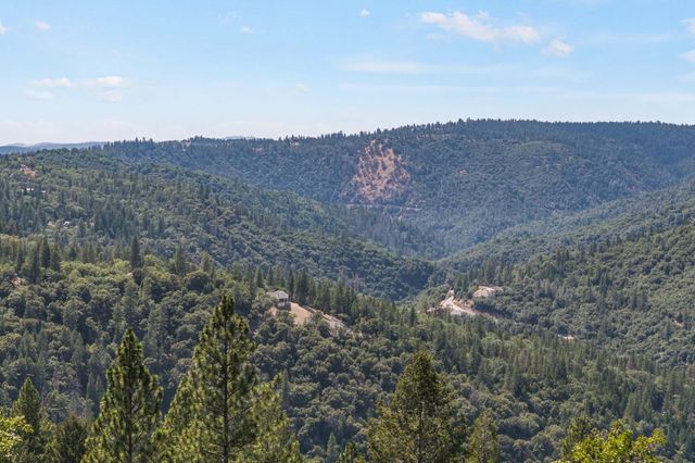 6060 Keeble Ln, Camino, CA 95709