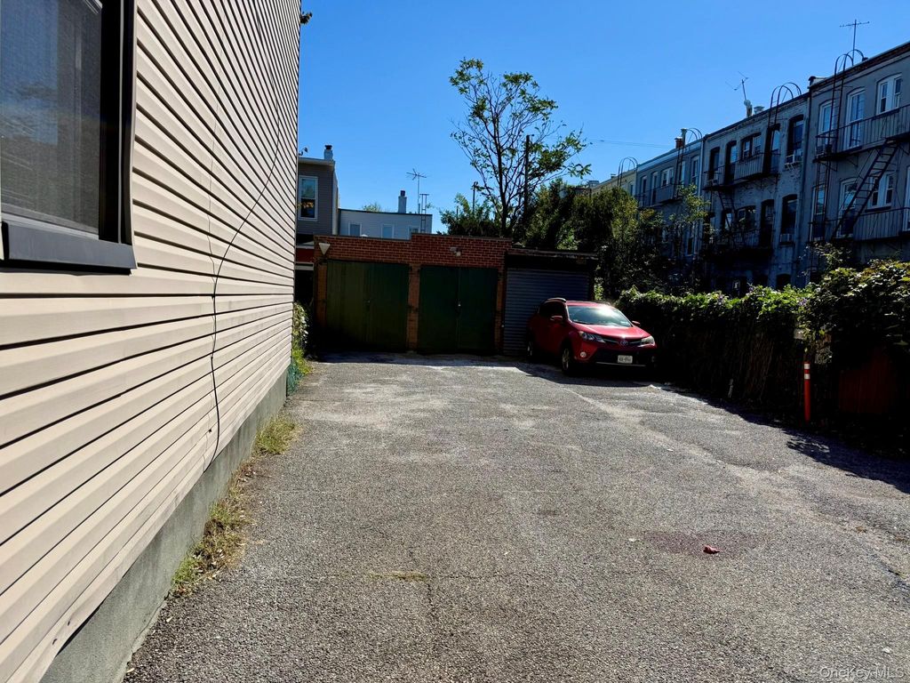 1864 Gates Avenue, Ridgewood, NY 11358 — photo 2