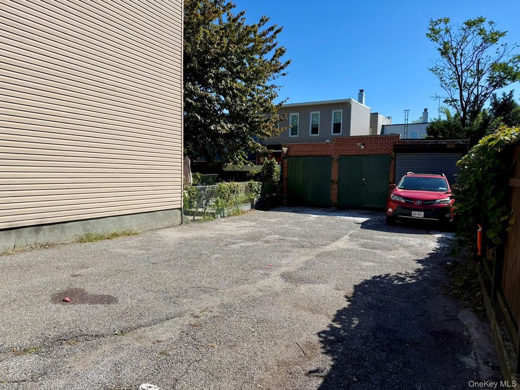 1864 Gates Avenue, Ridgewood, NY 11358 — photo 3
