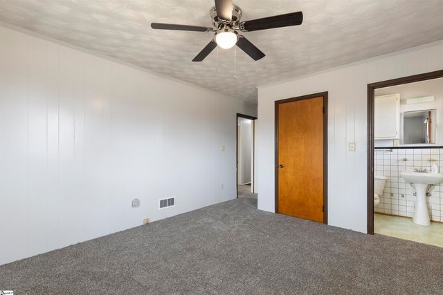 5185 Bible Church Road, Boiling Springs, SC 29316