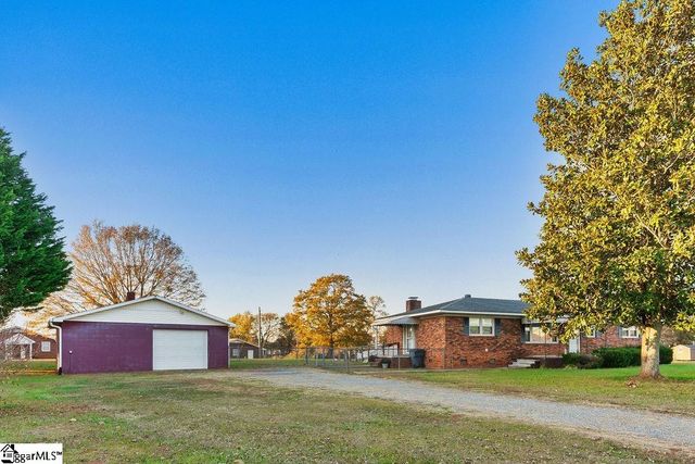 5185 Bible Church Road, Boiling Springs, SC 29316