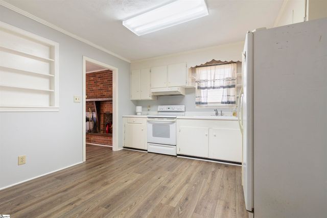 5185 Bible Church Road, Boiling Springs, SC 29316