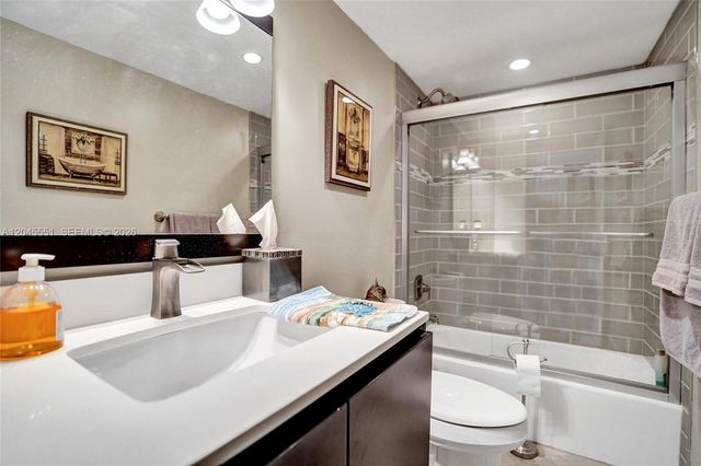 1301 E Hillsboro Boulevard 307, Deerfield Beach, FL 33441
