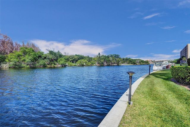 1301 E Hillsboro Boulevard 307, Deerfield Beach, FL 33441