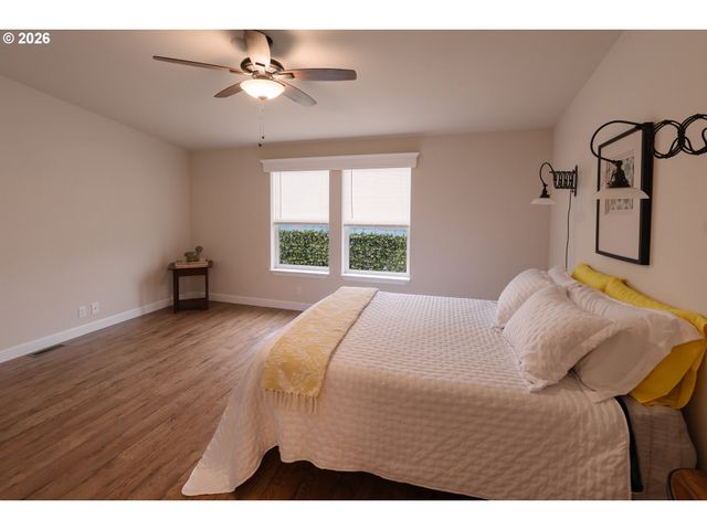 11520 Sw ROYAL VILLA Dr, Tigard, OR 97224