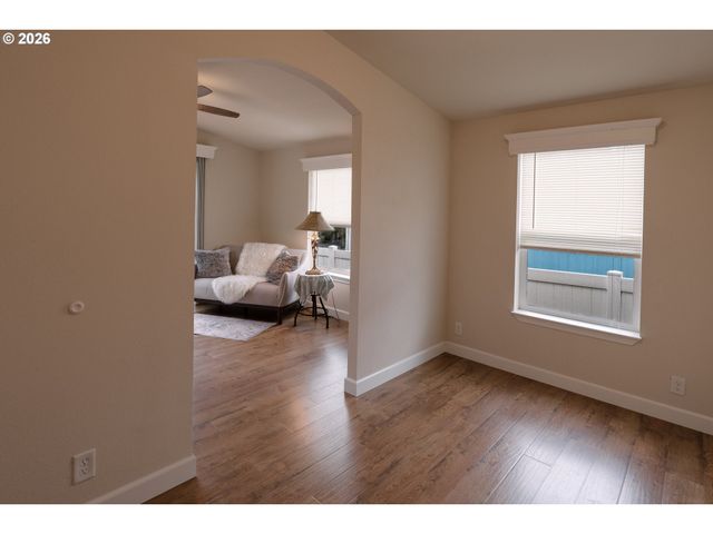 11520 Sw ROYAL VILLA Dr, Tigard, OR 97224