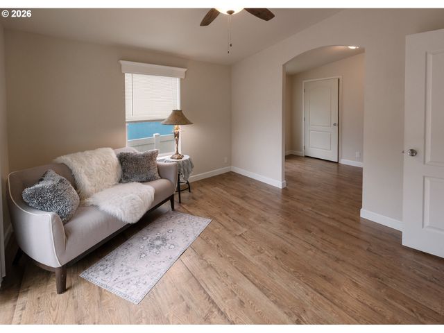 11520 Sw ROYAL VILLA Dr, Tigard, OR 97224