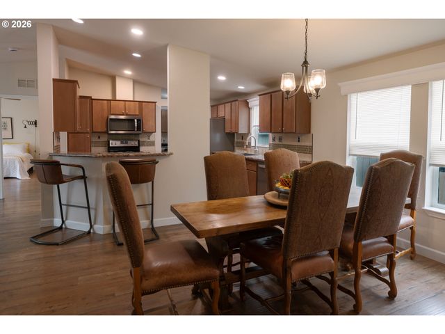 11520 Sw ROYAL VILLA Dr, Tigard, OR 97224