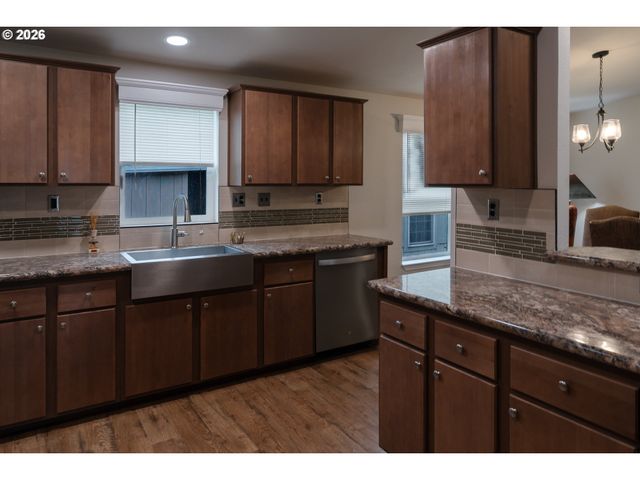 11520 Sw ROYAL VILLA Dr, Tigard, OR 97224