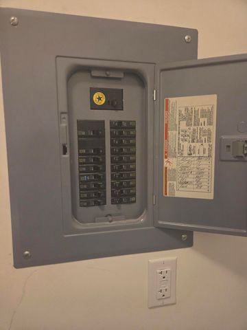 1036 Crimson Clover Way, Schererville, IN 46375