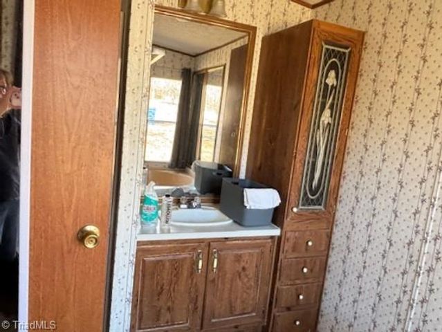 5530 Drake Road, Greensboro, NC 27406