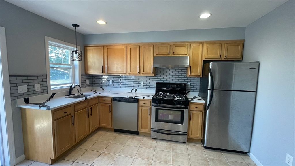 116 Locust St 116, Haverhill, MA 01830