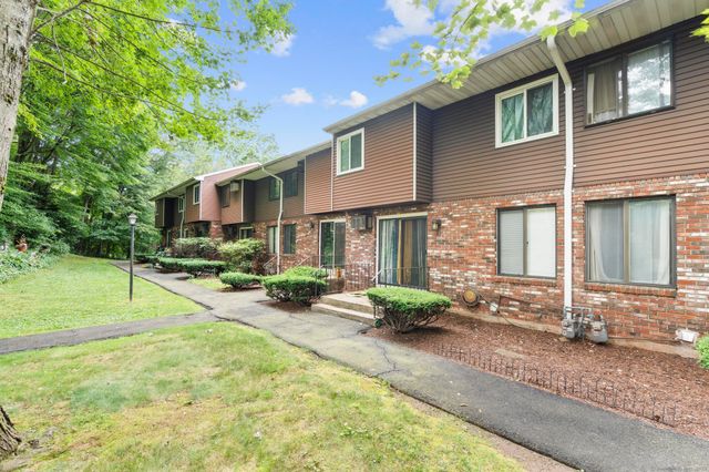 45 Churchill Way 45, Newington, CT 06111