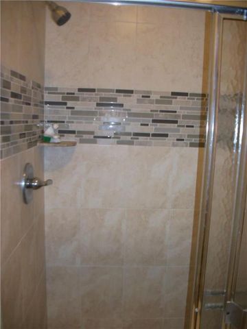 4953 E LAKES Drive, Deerfield Beach, FL 33064