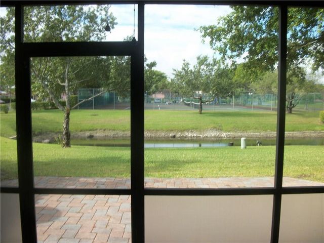 4953 E LAKES Drive, Deerfield Beach, FL 33064