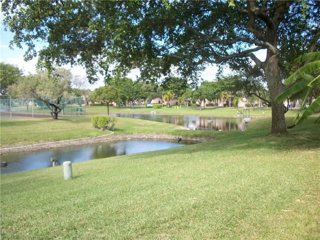 4953 E LAKES Drive, Deerfield Beach, FL 33064