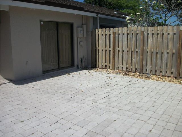 4953 E LAKES Drive, Deerfield Beach, FL 33064