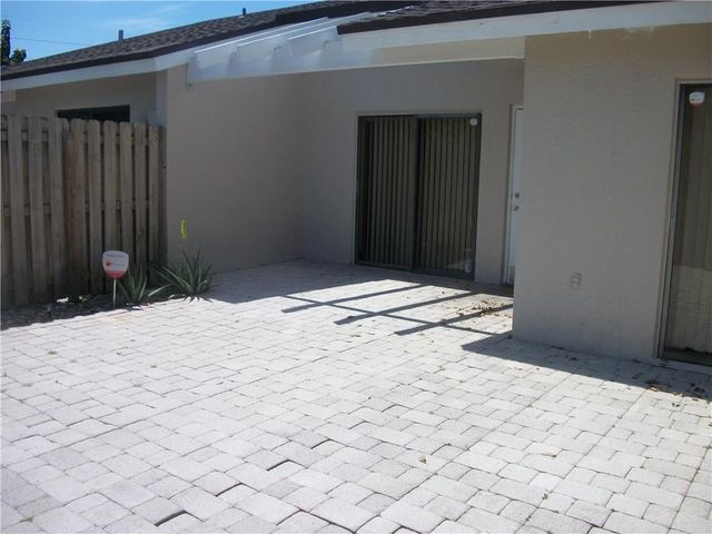 4953 E LAKES Drive, Deerfield Beach, FL 33064