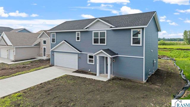 2021 Aster Lane, Mankato, MN 56001