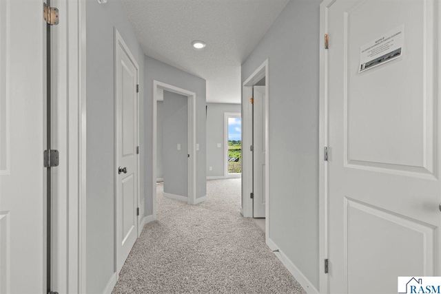 2021 Aster Lane, Mankato, MN 56001