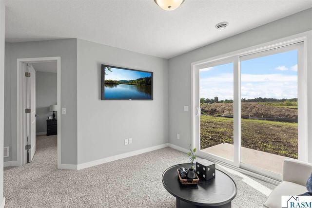 2021 Aster Lane, Mankato, MN 56001