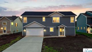 2021 Aster Lane, Mankato, MN 56001