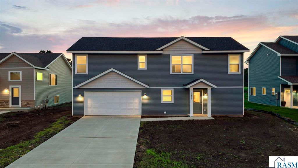 2021 Aster Lane, Mankato, MN 56001