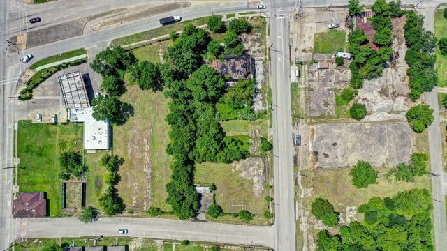 2418 Jensen Drive, Houston, TX 77026