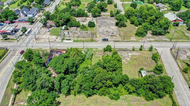 2418 Jensen Drive, Houston, TX 77026