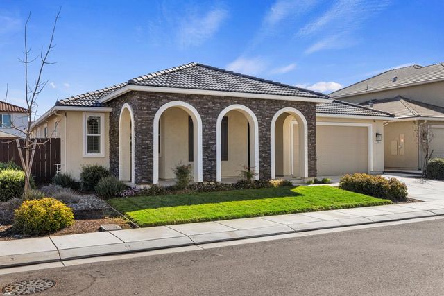 1894 Trulyn Ave, Manteca, CA 95337