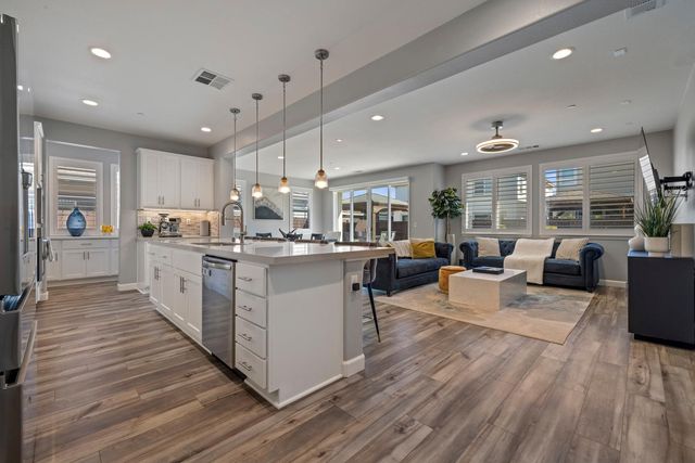 1894 Trulyn Ave, Manteca, CA 95337