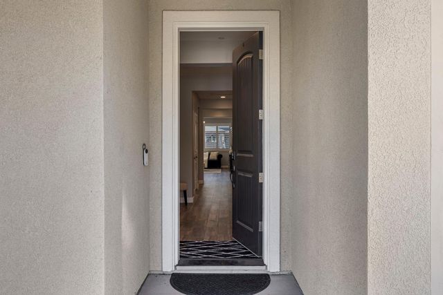 1894 Trulyn Ave, Manteca, CA 95337